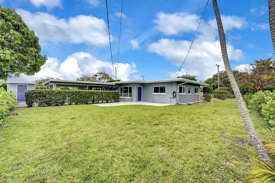 208 Northwest 1st Street Boynton Beach, FL 33435 - Photo 3 of 25 20250710171902114990000000-o