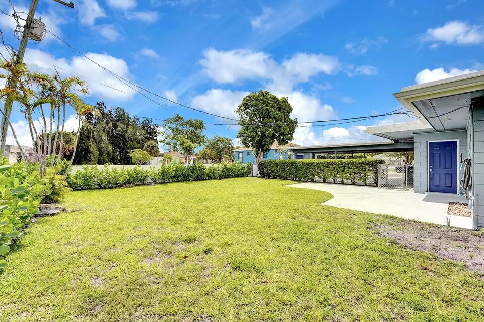 208 Northwest 1st Street Boynton Beach, FL 33435 - Photo 4 of 25 20250710171902192136000000-o