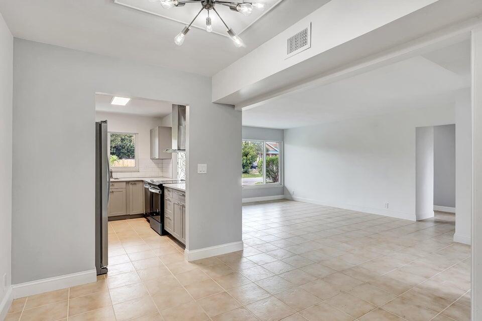 208 Northwest 1st Street Boynton Beach, FL 33435 - Photo 10 of 25 20250710171902601700000000-o