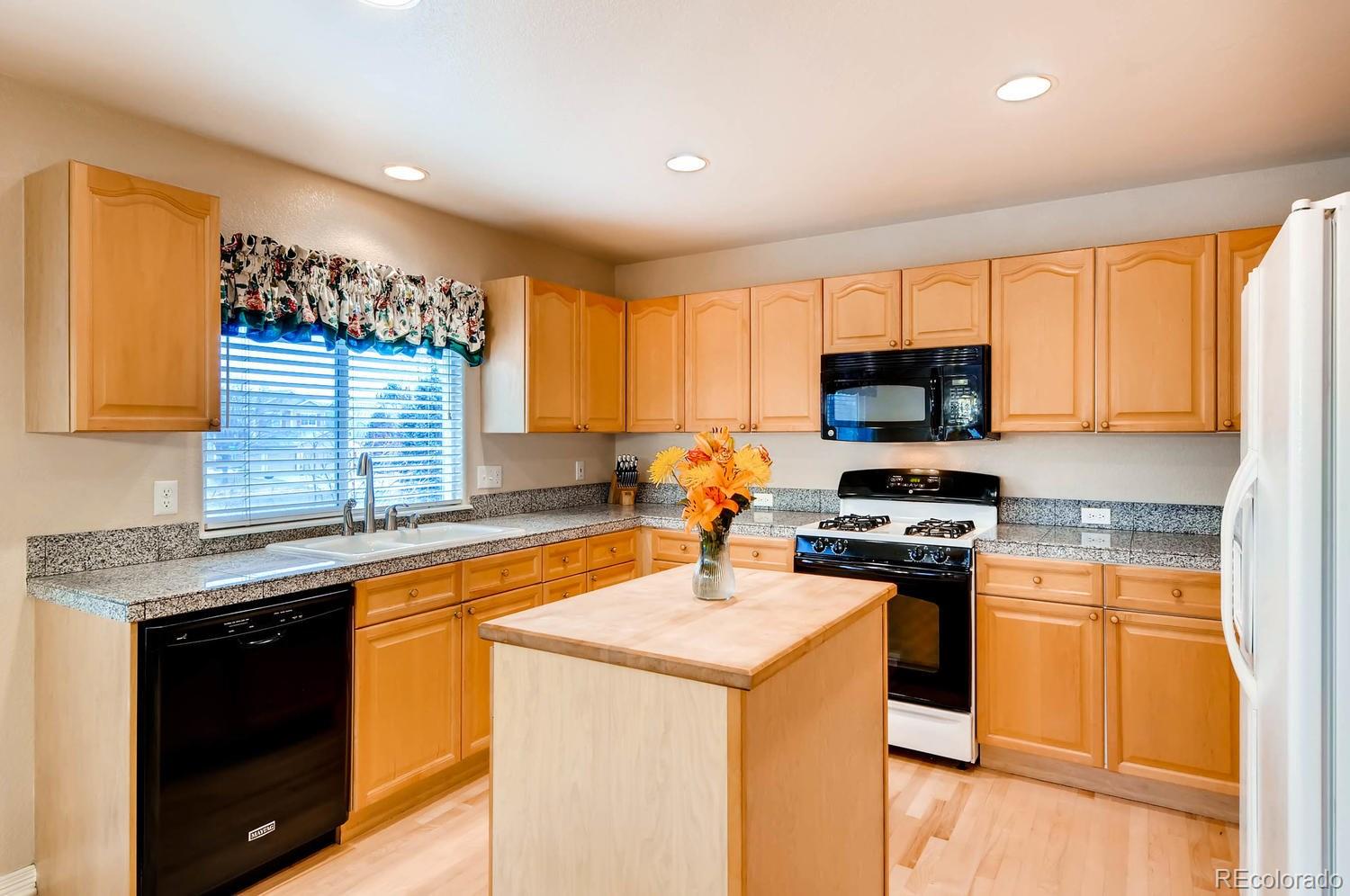 9748 Crosspointe Drive Highlands Ranch, CO 80130 - Photo 9 of 28 Gallery Image 9