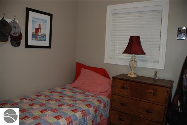 818 Ridge Road Beulah, MI 49617 - Photo 9 of 21 1729099-8.JPG