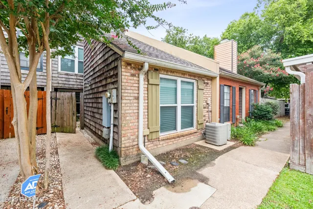 $160,000 | 206 Long Plantation Boulevard, Unit J, Lafayette, LA 70508
