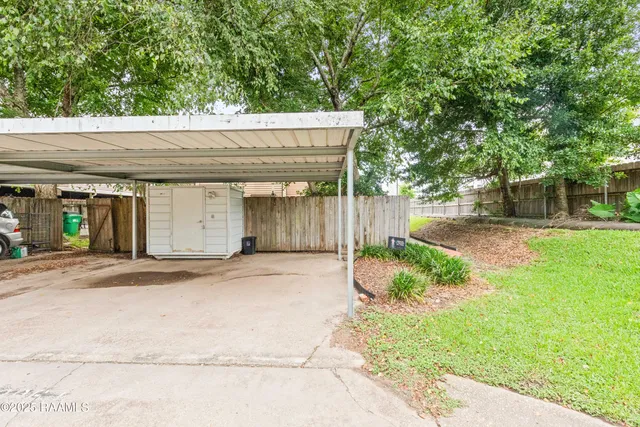 $160,000 | 206 Long Plantation Boulevard, Unit J, Lafayette, LA 70508