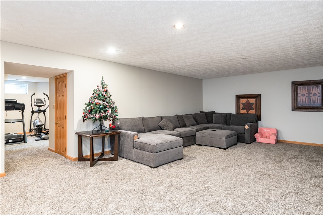 9242 Barnes Road Clayton, OH 45315 - Photo 33 of 60 Gallery Image 33