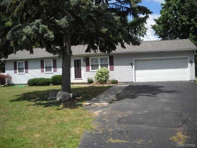 13893 Alton Road Monroe, MI 48161 - Photo 3 of 16 4.jpg