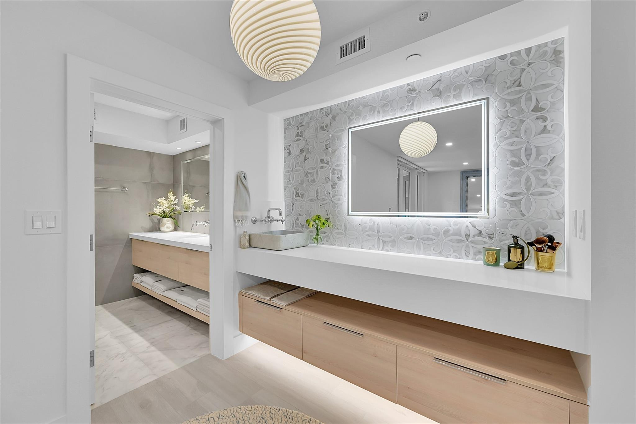 100 Southeast 5th Avenue, Unit 106 Boca Raton, FL 33432 - Photo 20 of 42 Vanity and Bath