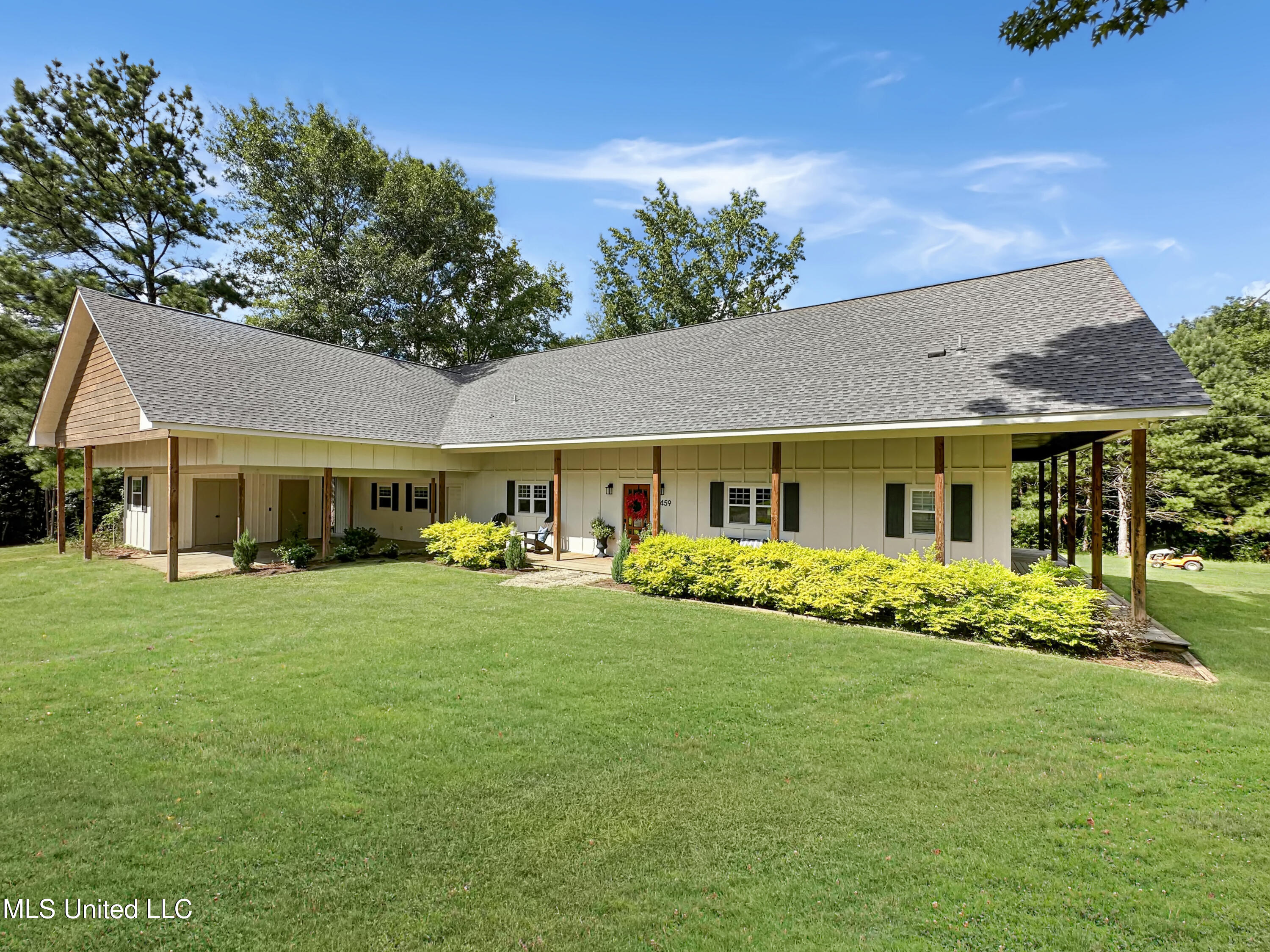 1459 Monterey Road Florence, MS 39073 - Photo 3 of 50 56f34dec5da40700a5dffde8b052889a09e998b2