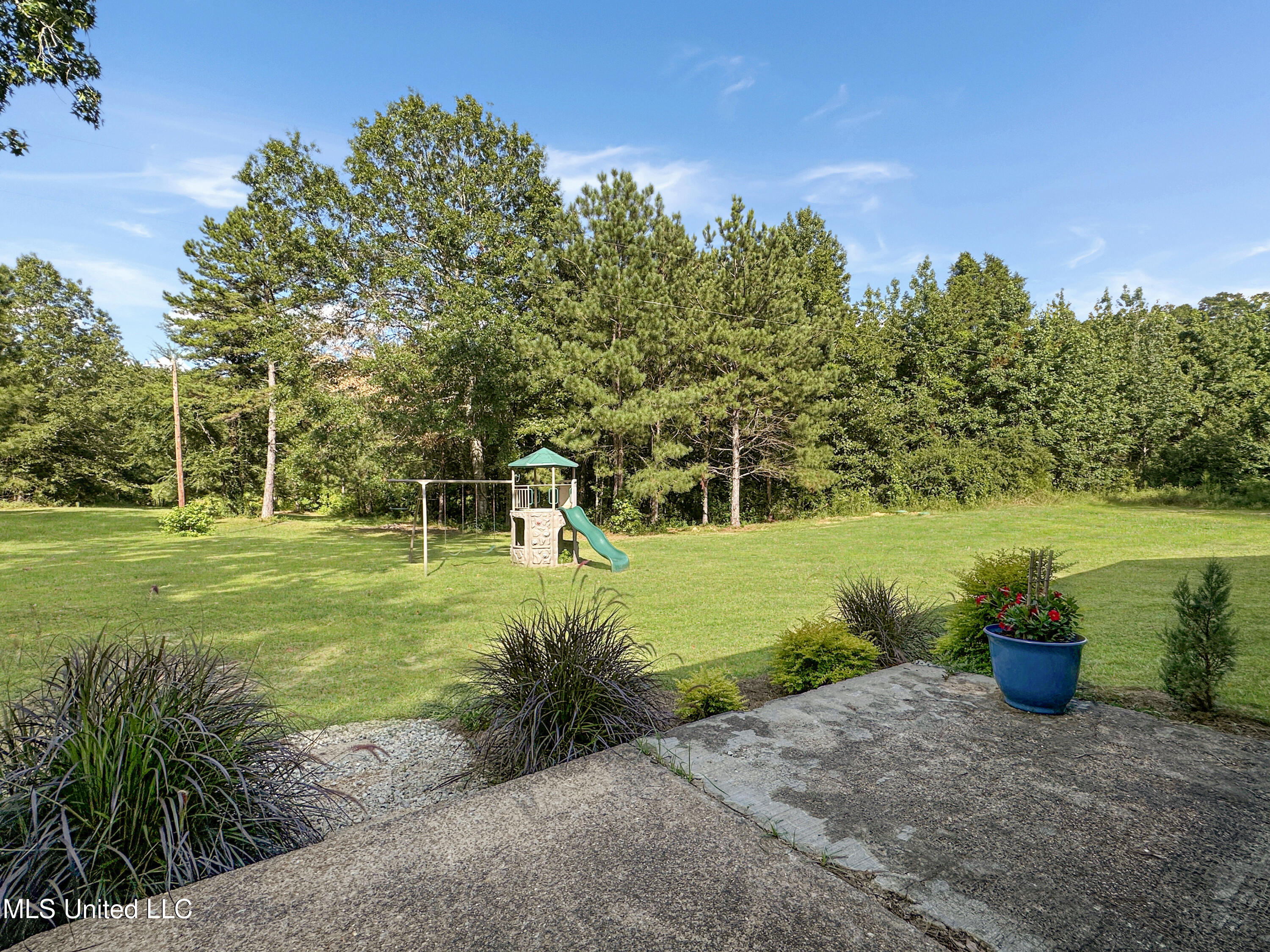 1459 Monterey Road Florence, MS 39073 - Photo 34 of 50 06a852f6f1768afa0f810015e1291d4bd1f0dd45