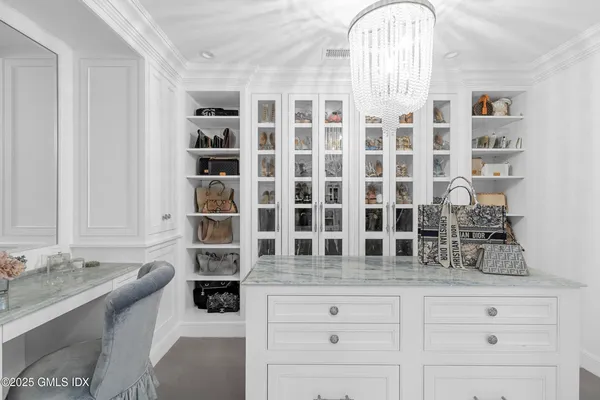 $8,250,000 | 34 Carrington Drive, Greenwich, CT 06831