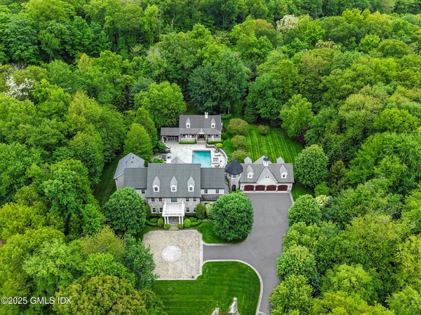 $8,250,000 | 34 Carrington Drive, Greenwich, CT 06831