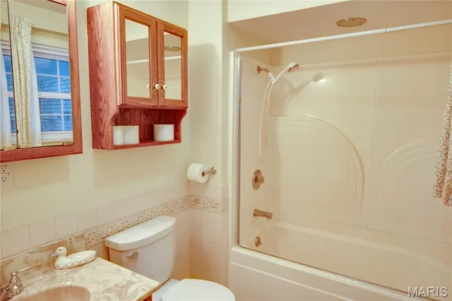 $219,000 | 1012 Richard Drive, Godfrey, IL 62035