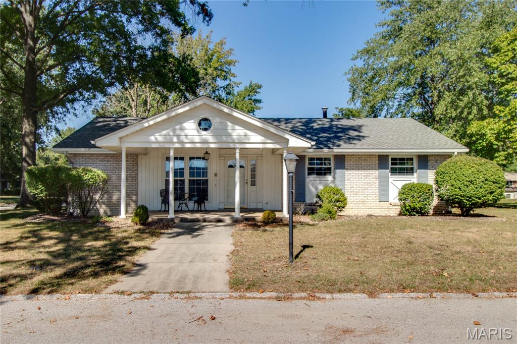 1012 Richard Drive Godfrey, IL 62035 - Photo 2 of 33