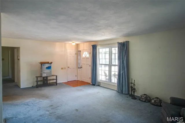 $219,000 | 1012 Richard Drive, Godfrey, IL 62035