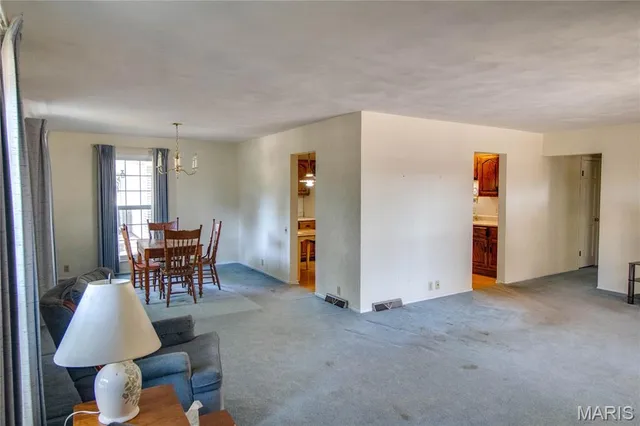 $219,000 | 1012 Richard Drive, Godfrey, IL 62035