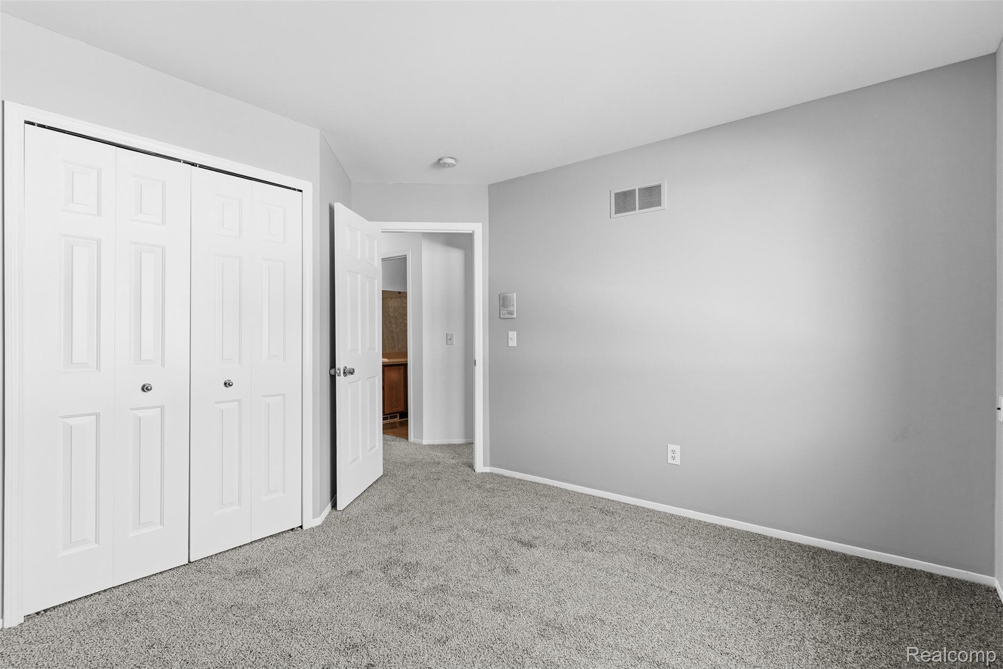 253 Stonegate West Pontiac, MI 48341 - Photo 22 of 40