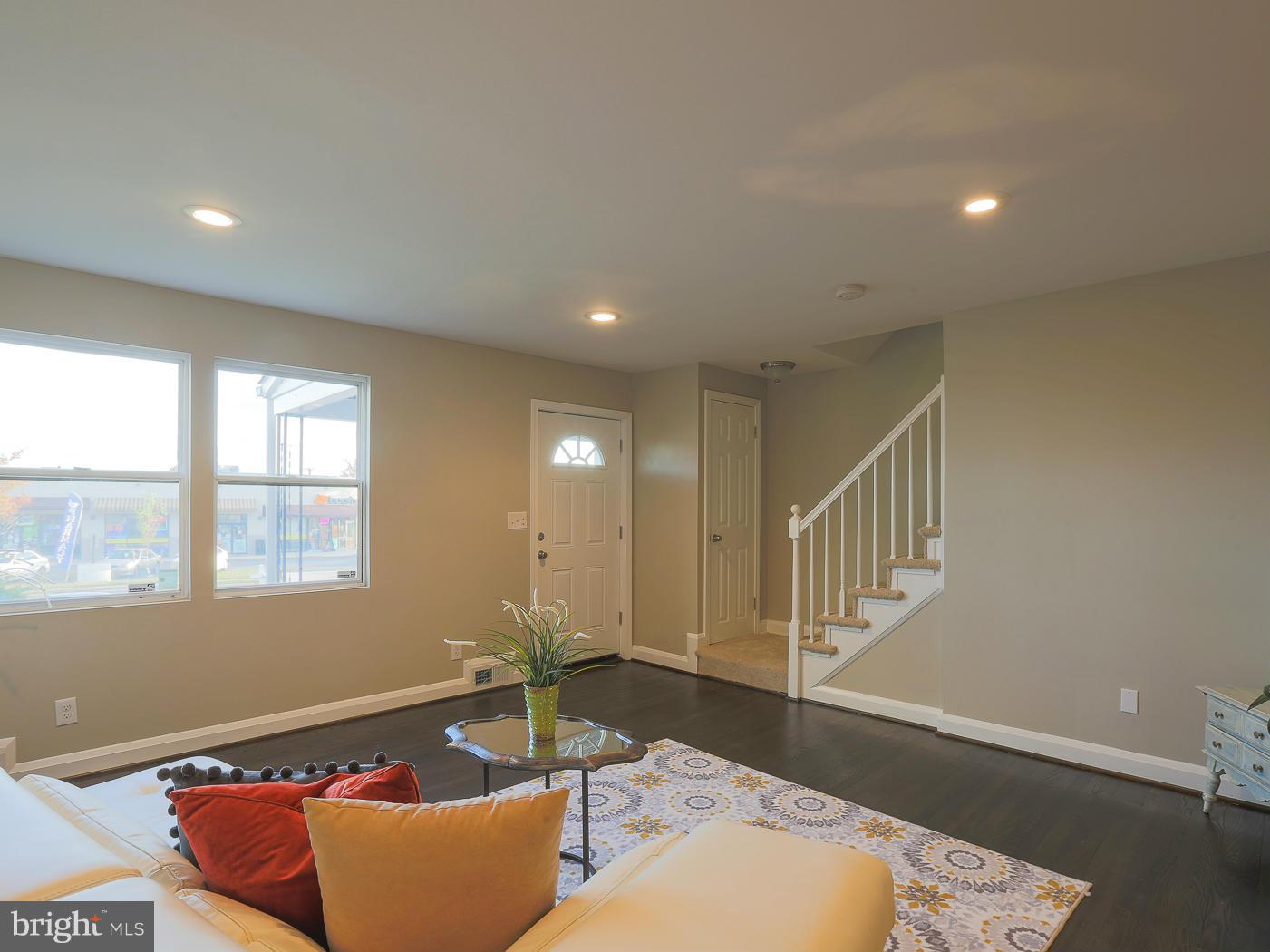 1412 East Cold Spring Lane Baltimore, MD 21239 - Photo 21 of 30 Living Room