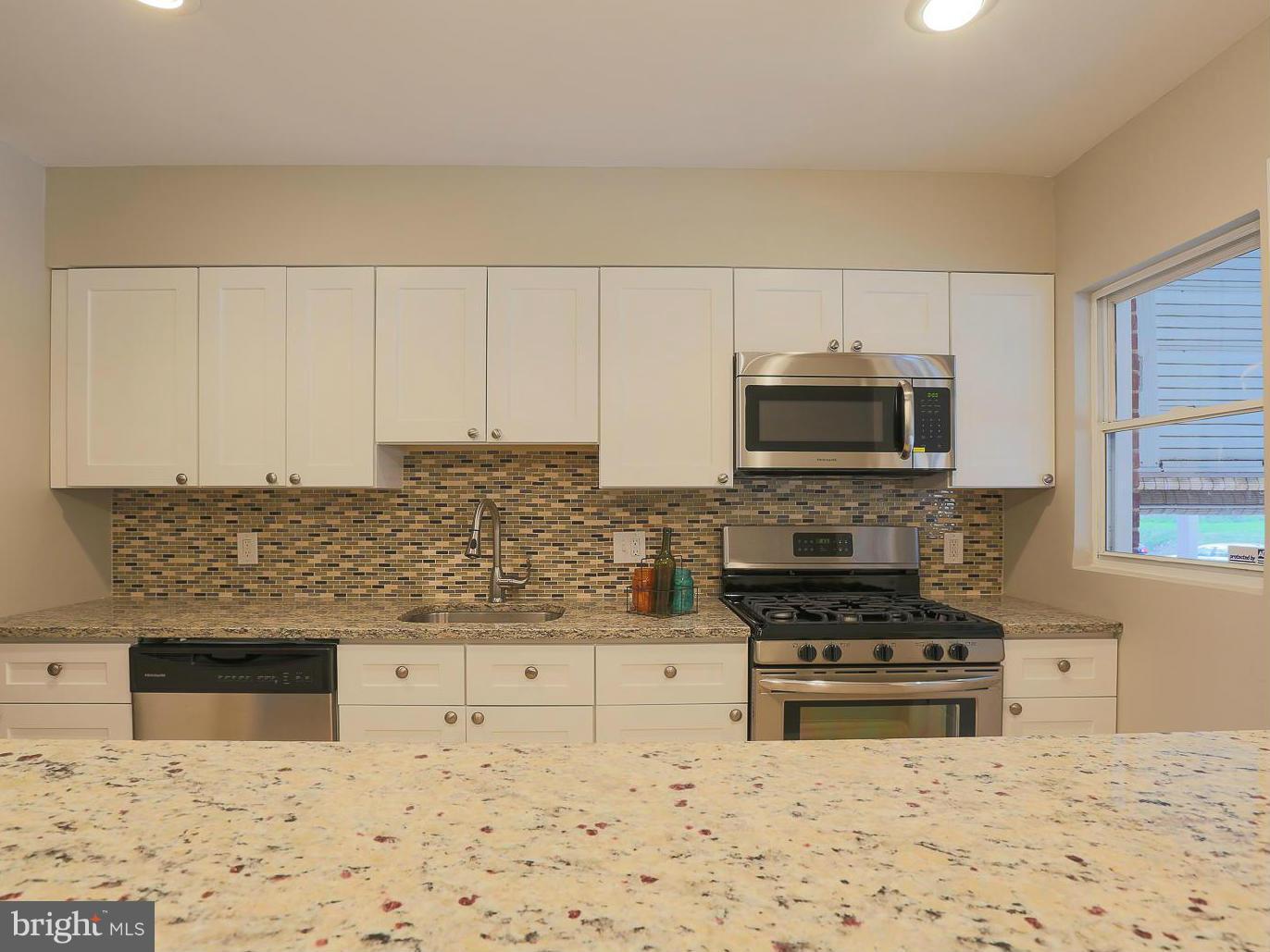1412 East Cold Spring Lane Baltimore, MD 21239 - Photo 10 of 30 Kitchen