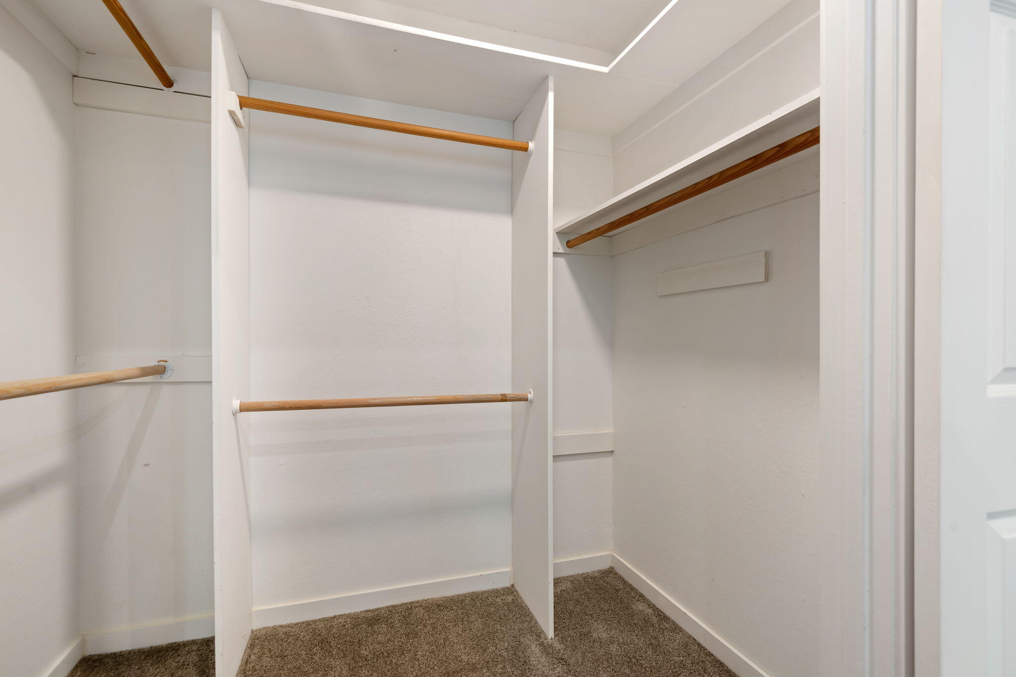 4039 Primavera Road, Unit 5 Santa Barbara, CA 93110 - Photo 20 of 32 Primary Walk-In Closet