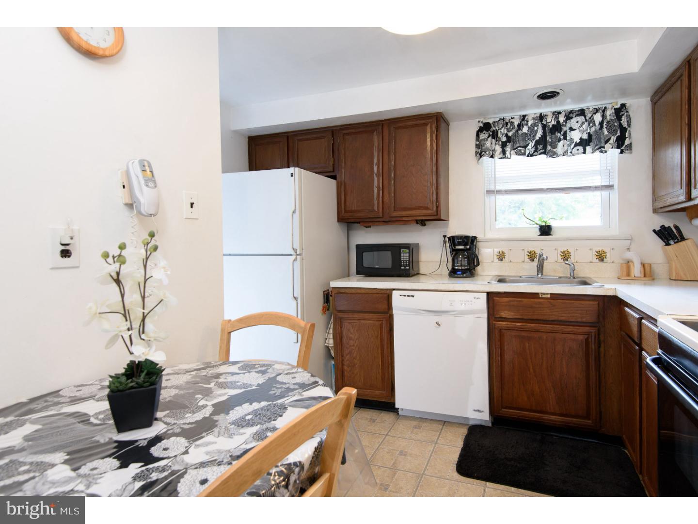 315 South Valley Forge Road, Unit 6 Devon, PA 19333 - Photo 10 of 25 Kitchen