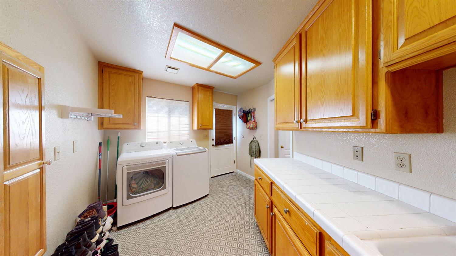 3705 Vondel Circle Modesto, CA 95356 - Photo 15 of 41