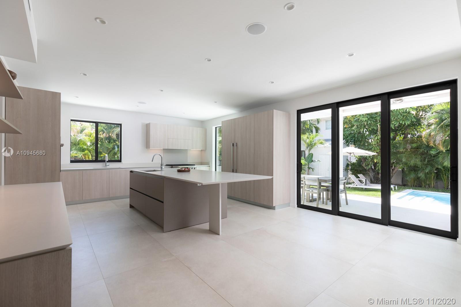 4301 Adams Avenue Miami Beach, FL 33140 - Photo 11 of 46