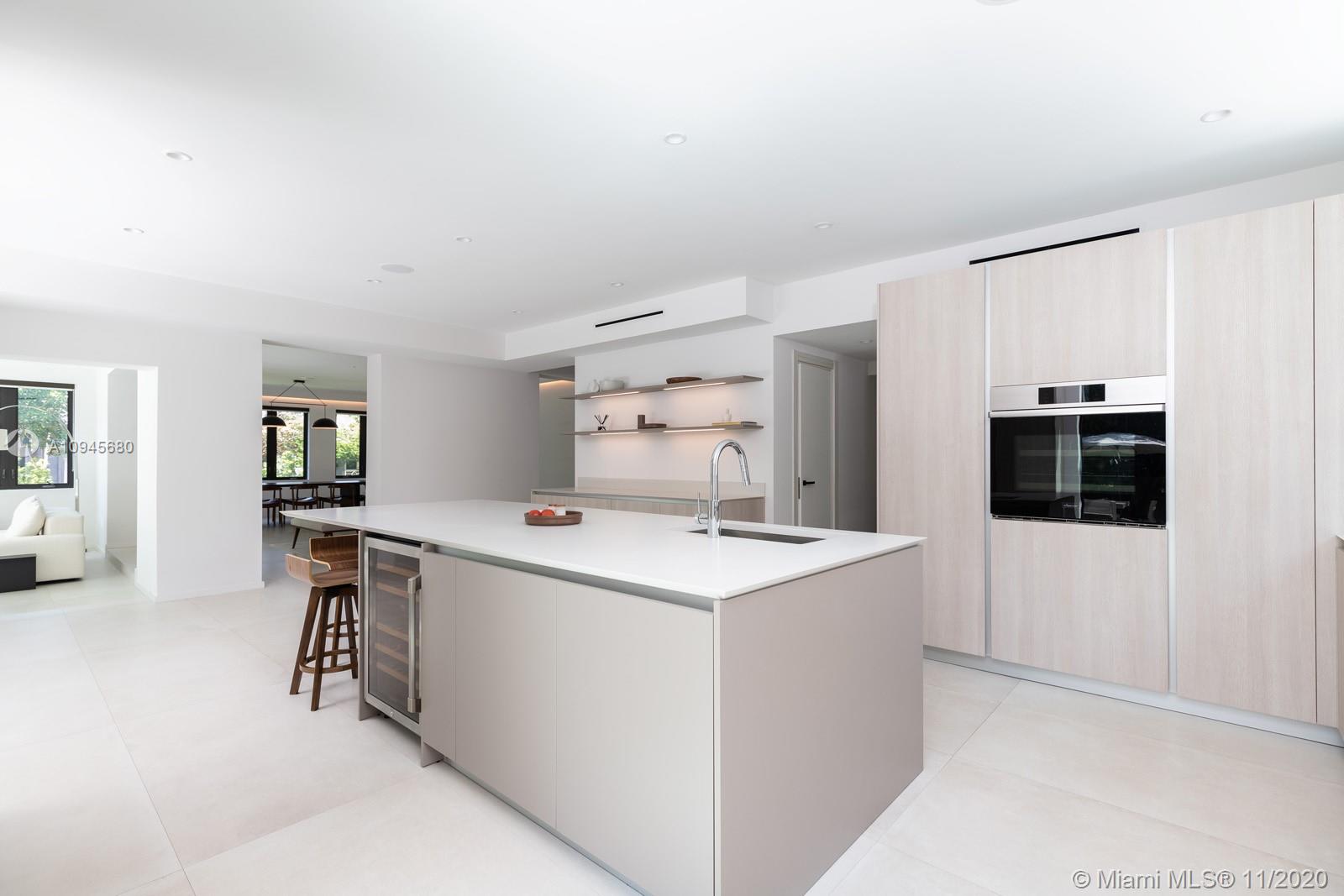 4301 Adams Avenue Miami Beach, FL 33140 - Photo 10 of 46