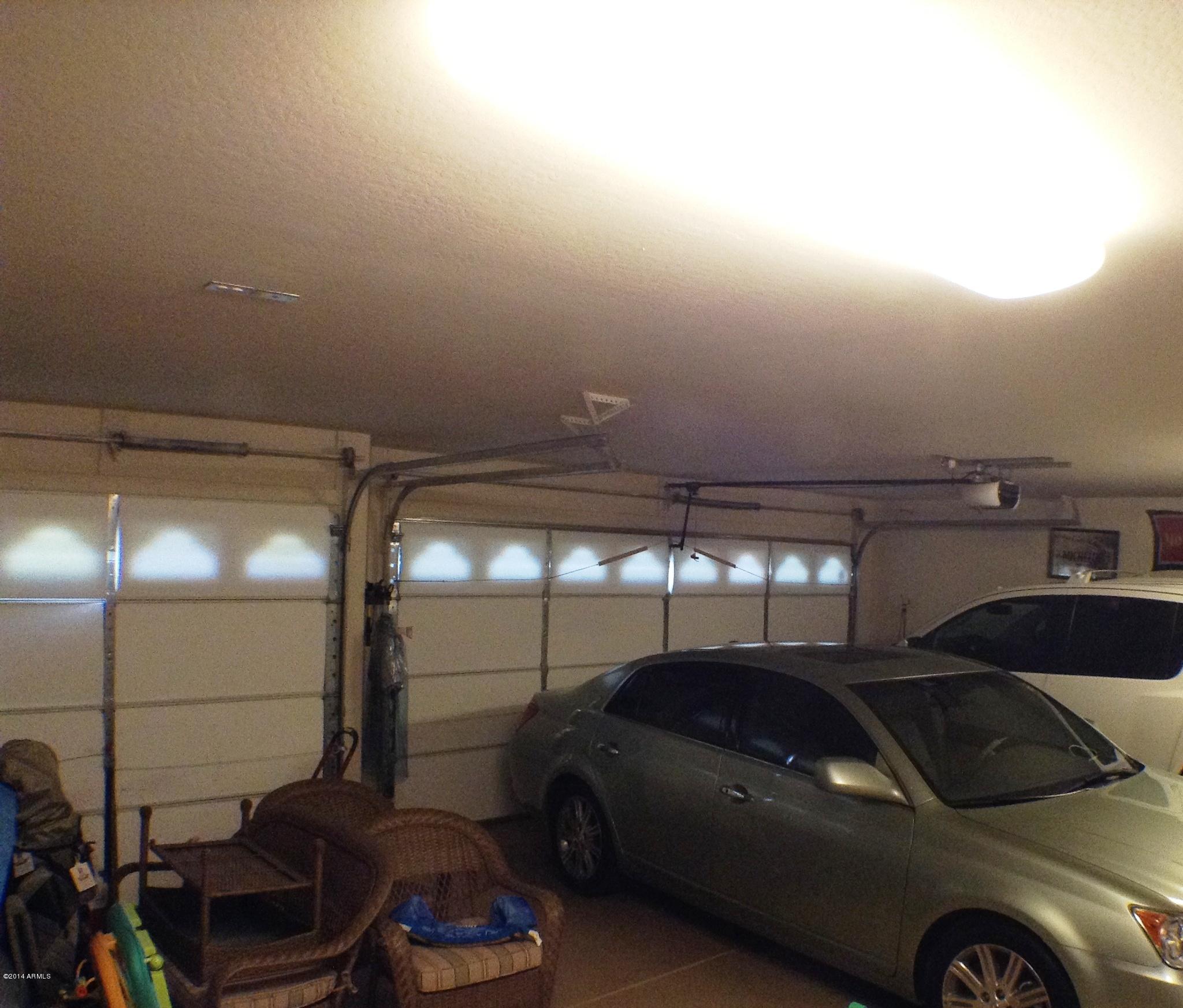 19116 North Stonegate Road Maricopa, AZ 85138 - Photo 23 of 31 3cargarage