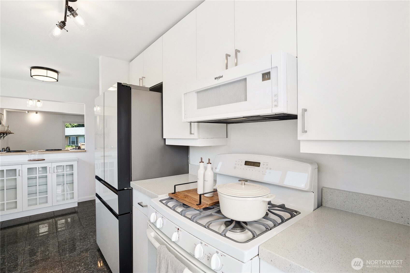 8605 46th Avenue Southwest Seattle, WA 98136 - Photo 11 of 39