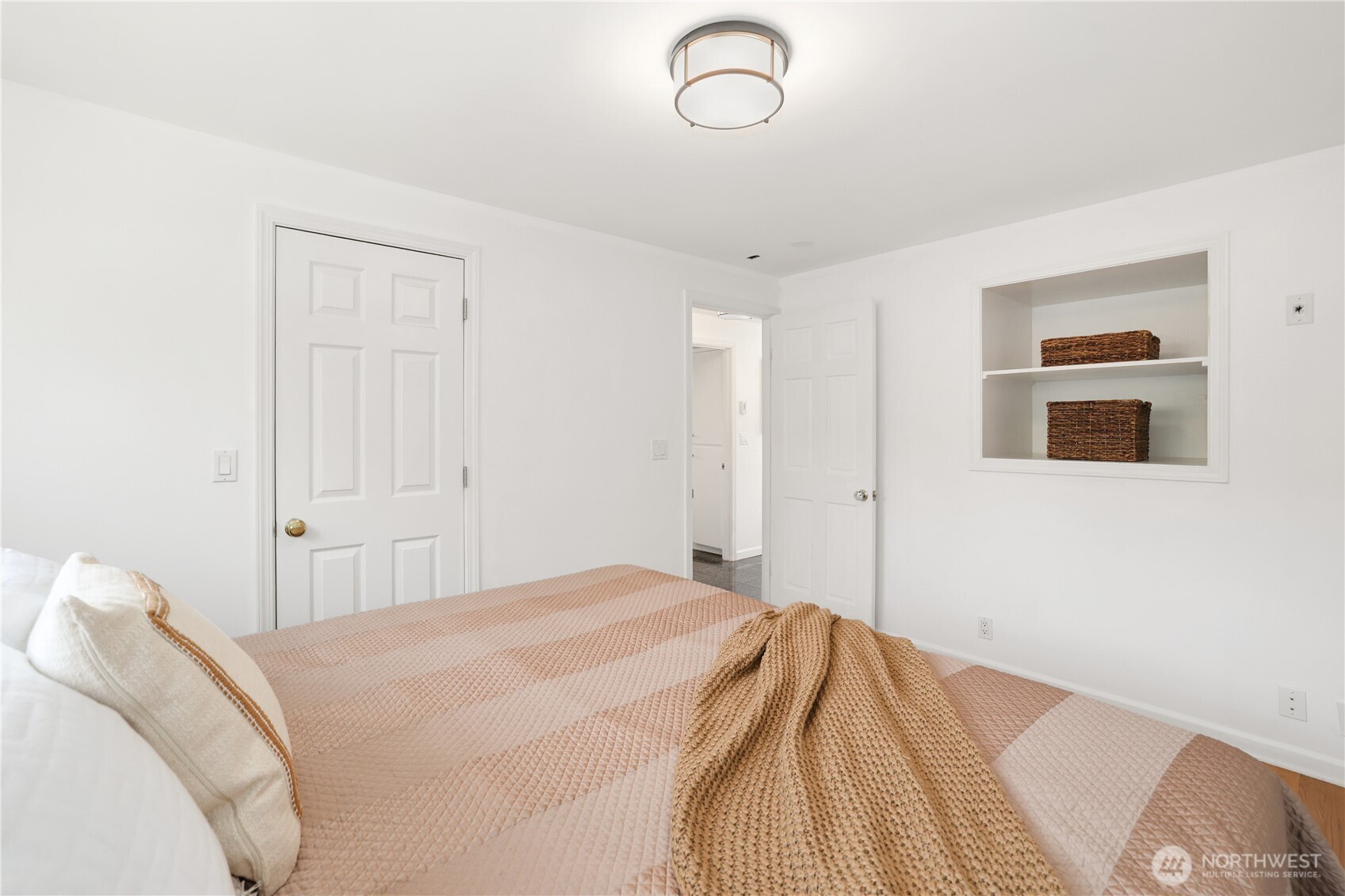 8605 46th Avenue Southwest Seattle, WA 98136 - Photo 14 of 39