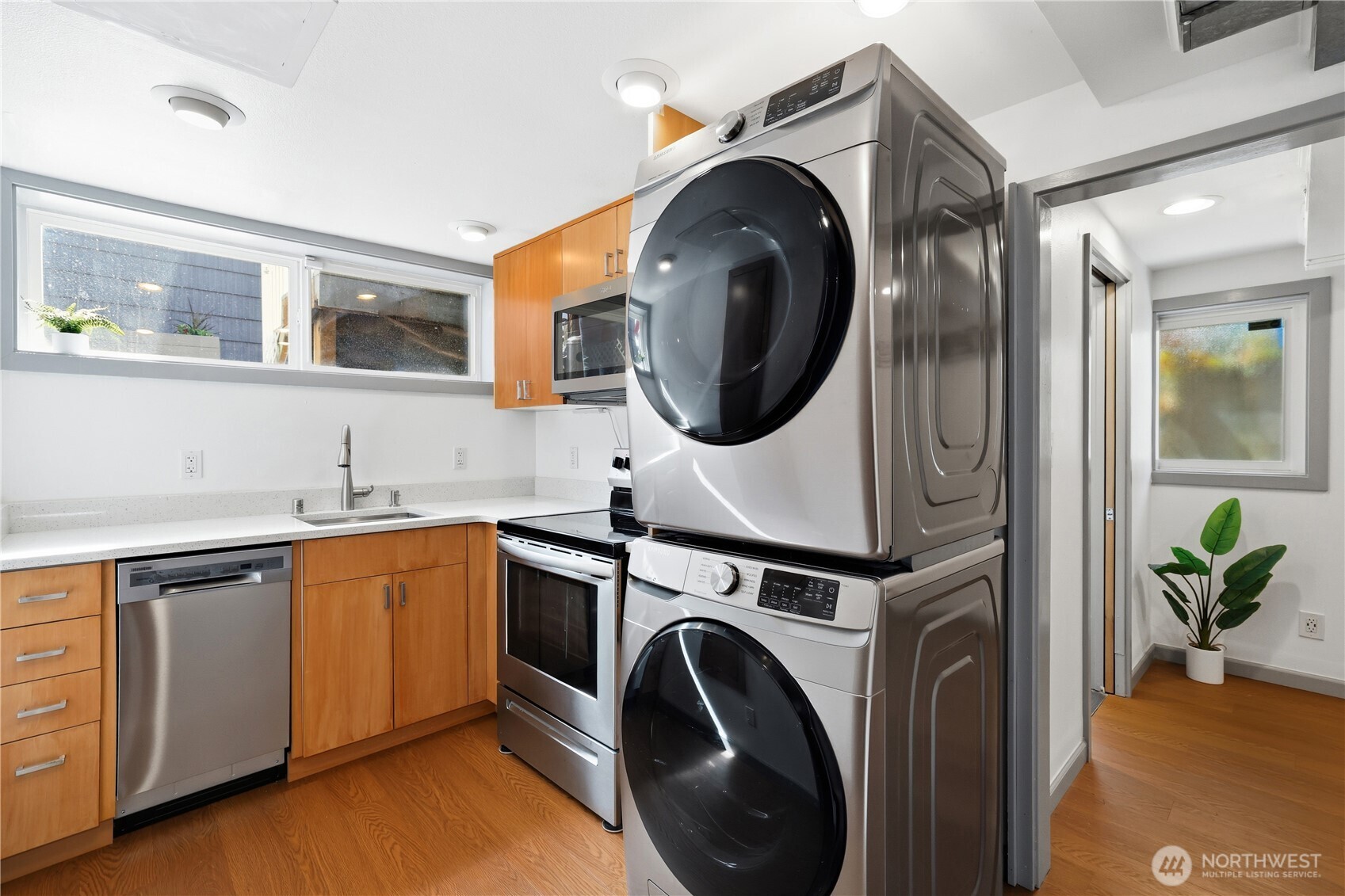 8605 46th Avenue Southwest Seattle, WA 98136 - Photo 23 of 39