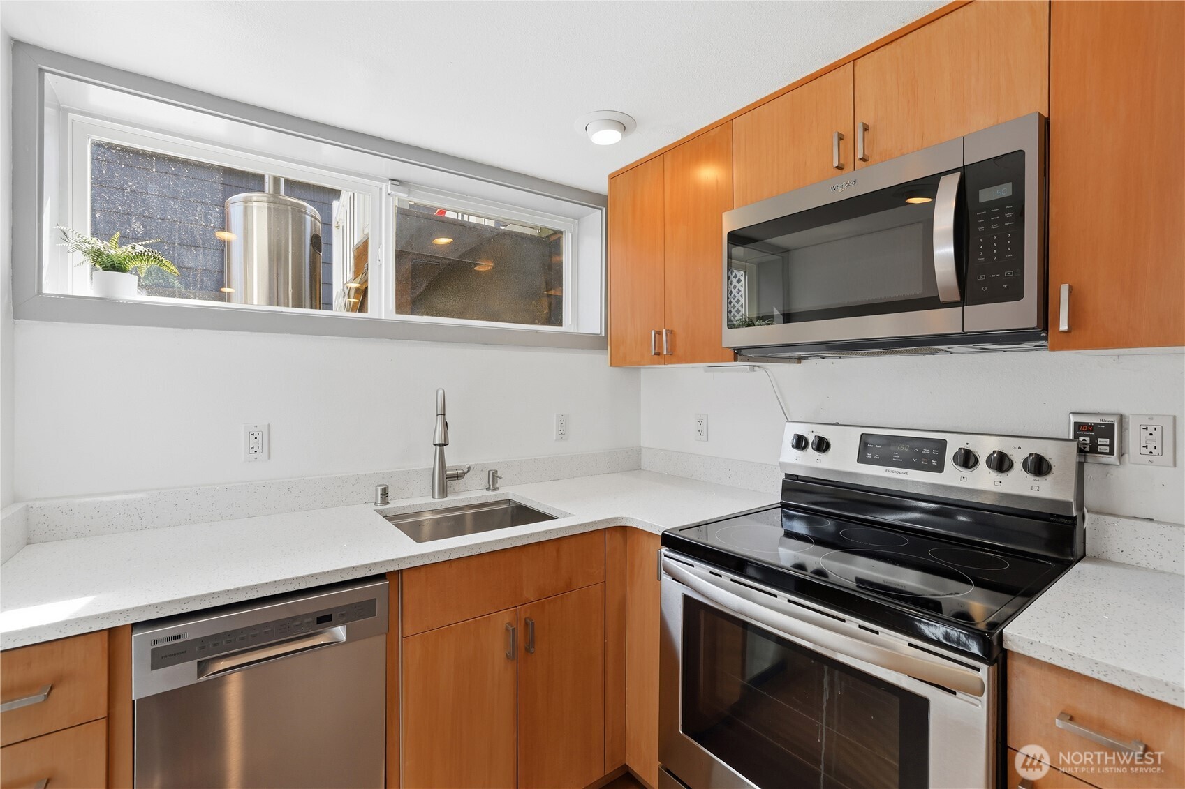 8605 46th Avenue Southwest Seattle, WA 98136 - Photo 24 of 39