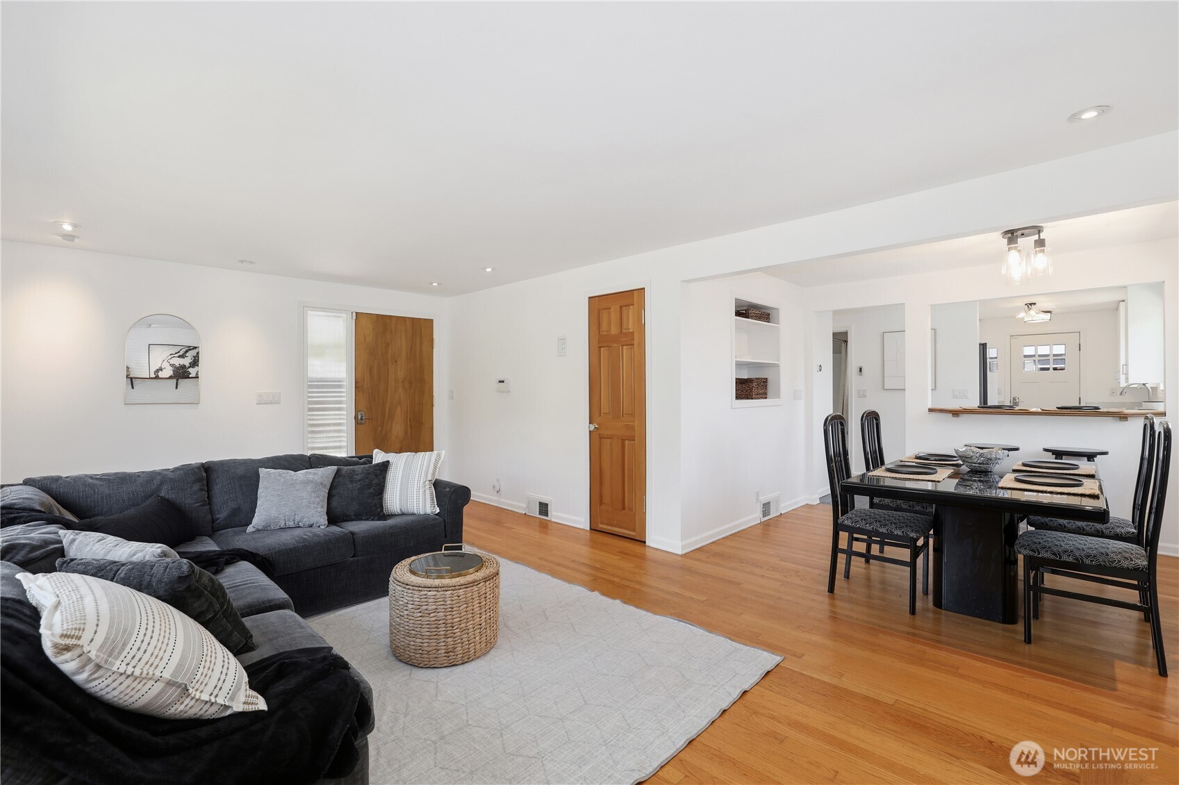 8605 46th Avenue Southwest Seattle, WA 98136 - Photo 4 of 39