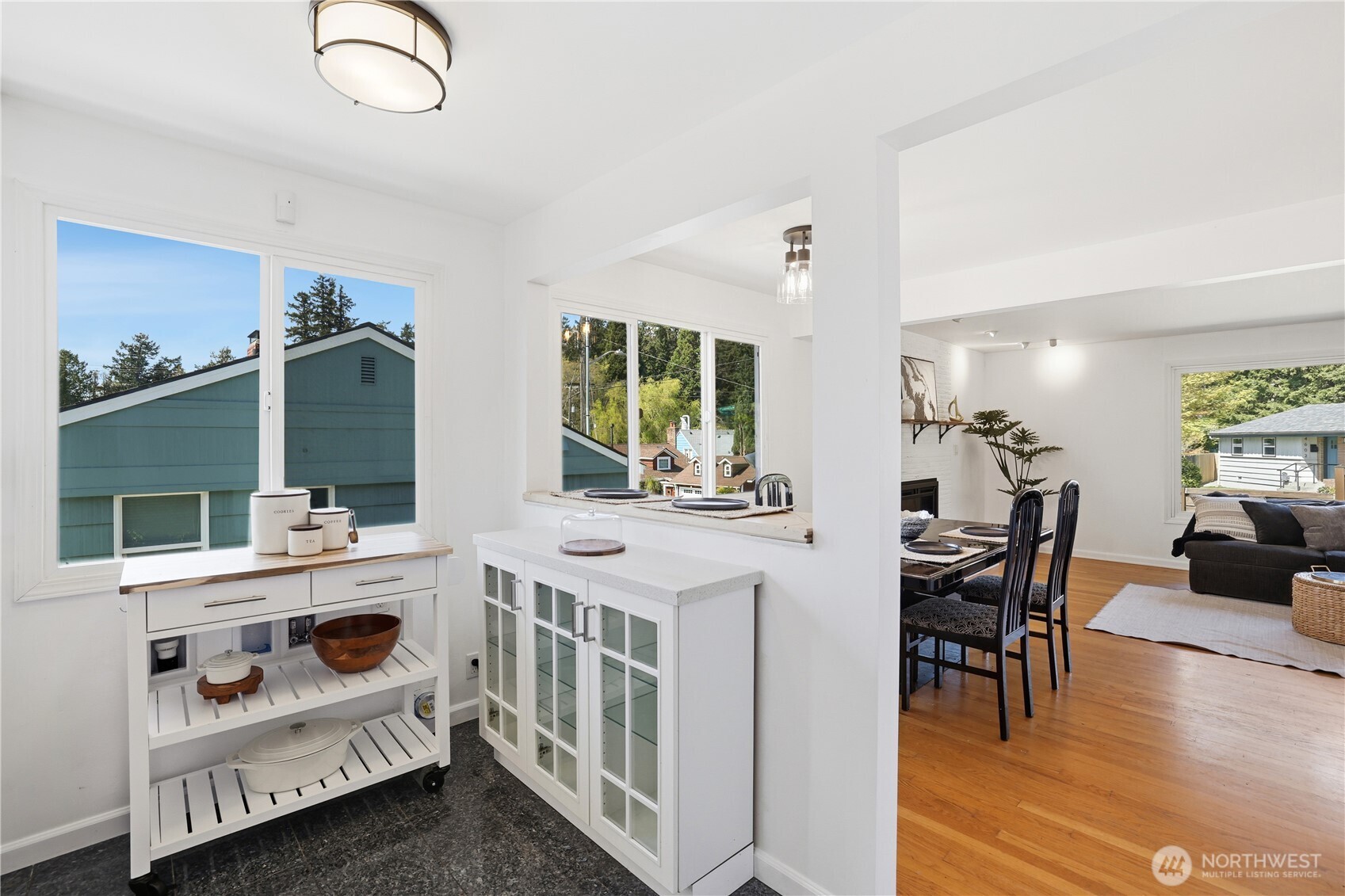 8605 46th Avenue Southwest Seattle, WA 98136 - Photo 6 of 39