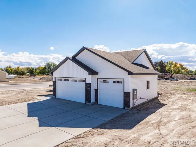 $410,000 | 402 Kelton Circle, Shelley, ID 83274