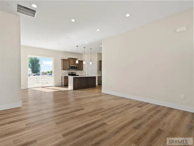 $410,000 | 402 Kelton Circle, Shelley, ID 83274