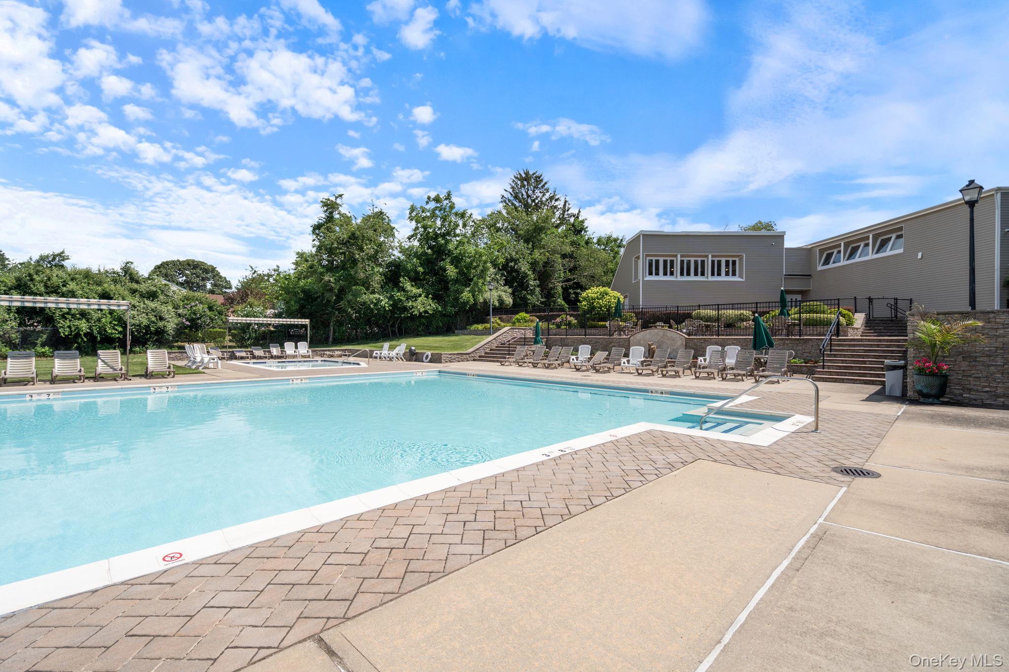 6 Doe Path Coram, NY 11727 - Photo 26 of 35