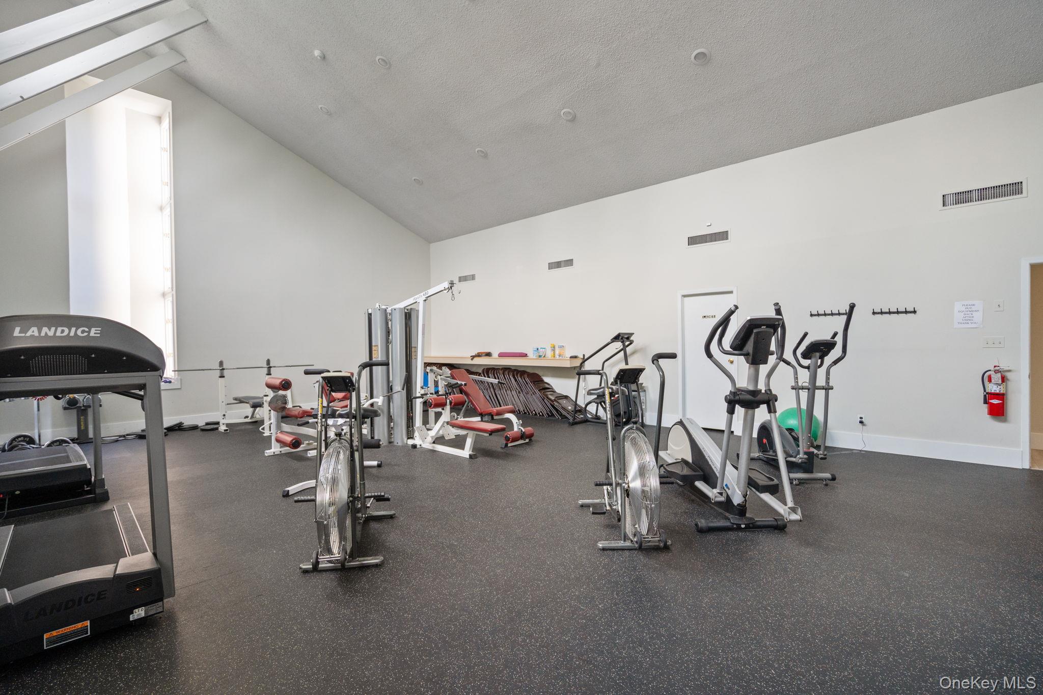 6 Doe Path Coram, NY 11727 - Photo 30 of 35