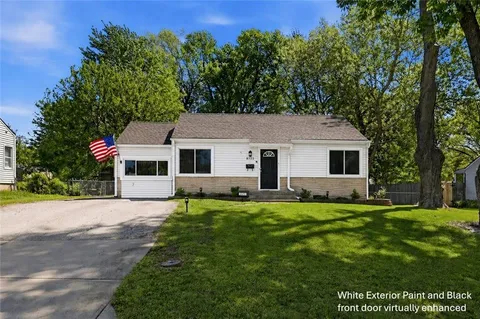 $289,000 | 8233 Woodward, Overland Park, KS 66204