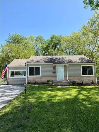 $299,000 | 8233 Woodward, Overland Park, KS 66204