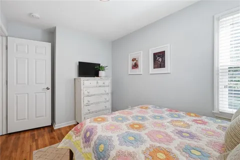 $289,000 | 8233 Woodward, Overland Park, KS 66204