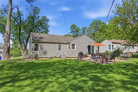 $289,000 | 8233 Woodward, Overland Park, KS 66204