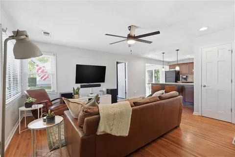 $289,000 | 8233 Woodward, Overland Park, KS 66204