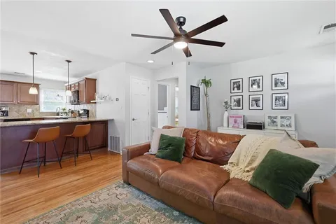 $289,000 | 8233 Woodward, Overland Park, KS 66204