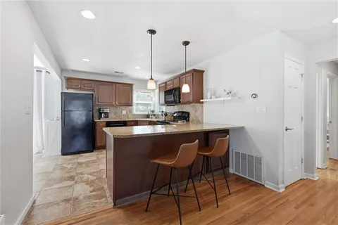 $289,000 | 8233 Woodward, Overland Park, KS 66204
