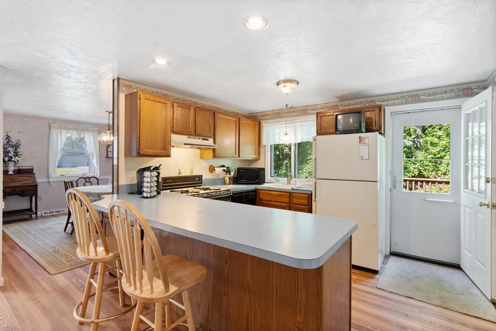 12 Lisa Road Randolph, MA 02368 - Photo 8 of 21 Gallery Image 8