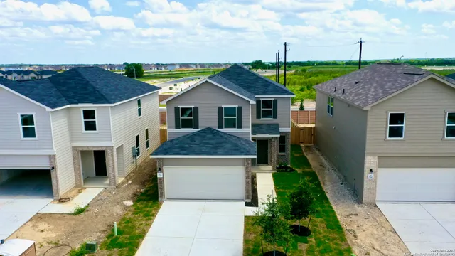 $2,100 | 7746 Canyon Wren, San Antonio, TX 78253