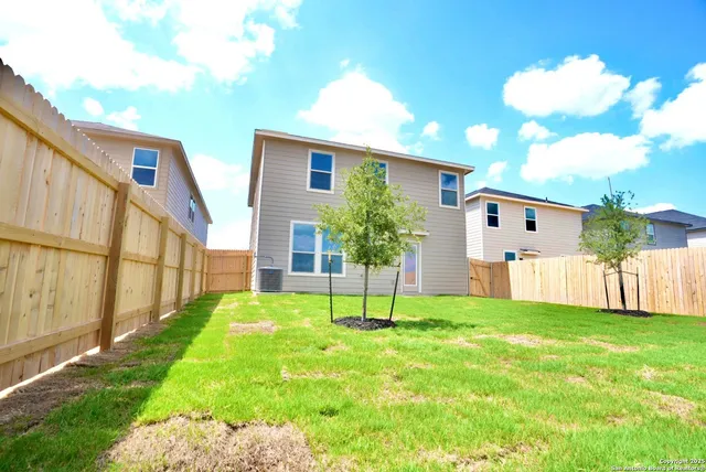 $2,100 | 7746 Canyon Wren, San Antonio, TX 78253