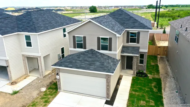 $2,100 | 7746 Canyon Wren, San Antonio, TX 78253