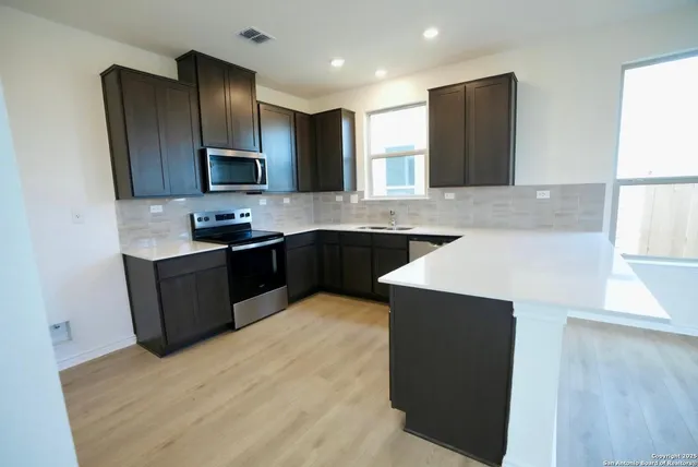 $2,100 | 7746 Canyon Wren, San Antonio, TX 78253