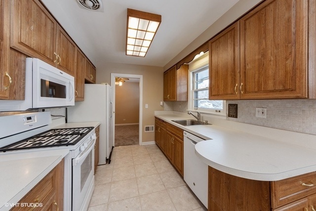 304 East Golf Road Mount Prospect, IL 60056 - Photo 5 of 18